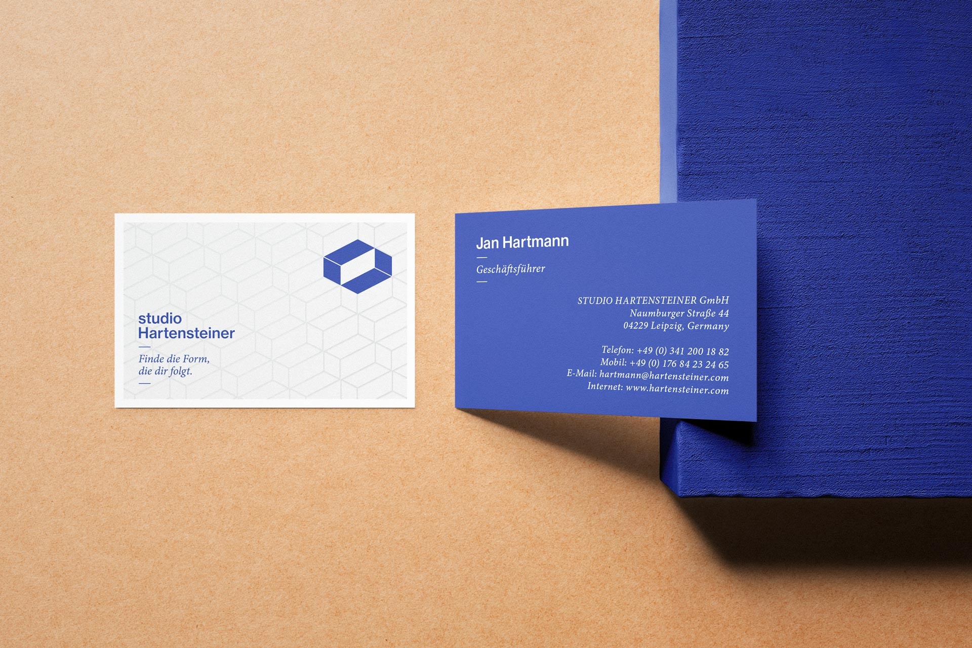 Weitere Visitenkarte von Studio Hartensteiner im Corporate Design.