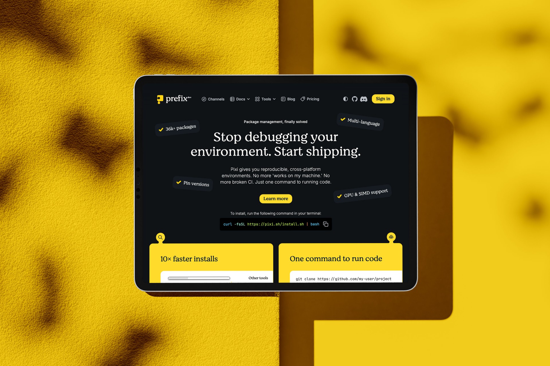prefix.dev-Website auf einem iPad im Dark Mode mit Startseite, Navigation und markanter Puzzle-Bildsprache.